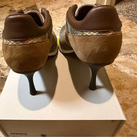 Sneex Slip-On Sneakers in Olive & Tan - Picture 5 of 9